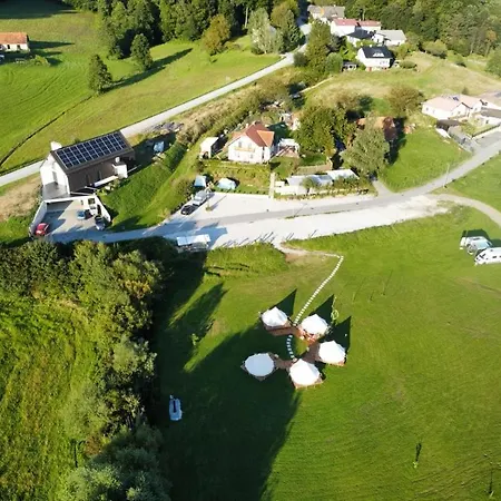 Bee Happy Kamp alanı *