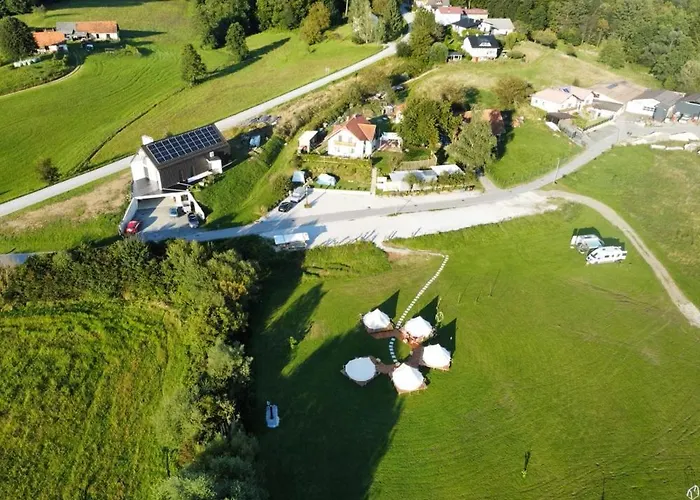 Bee Happy مكان تخييم *